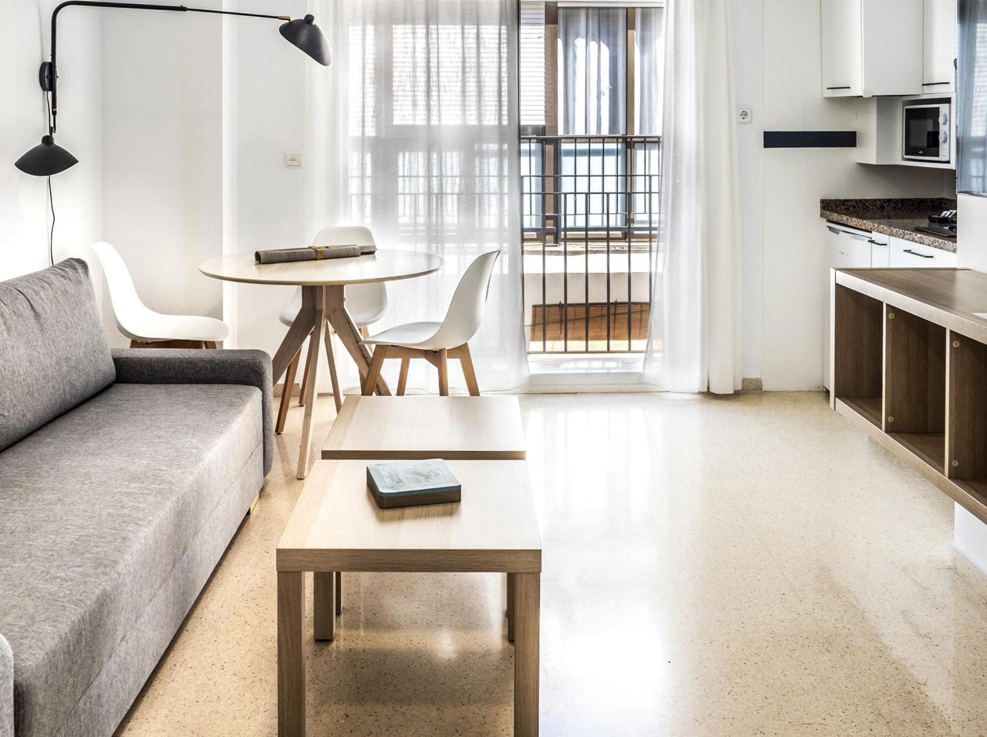 Calma Apartments Бенидорм Екстериор снимка